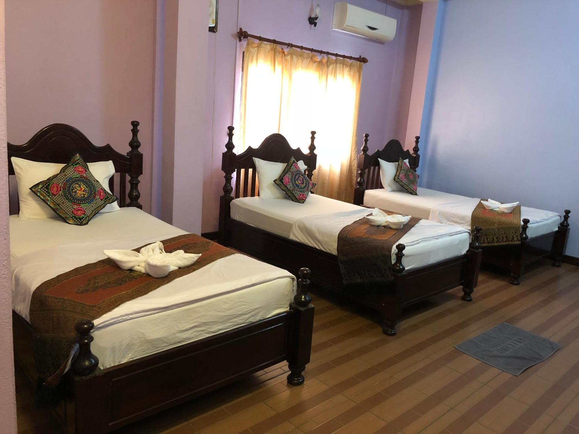 Soutjai Guesthouse & Restaurant Vang Vieng Exterior foto